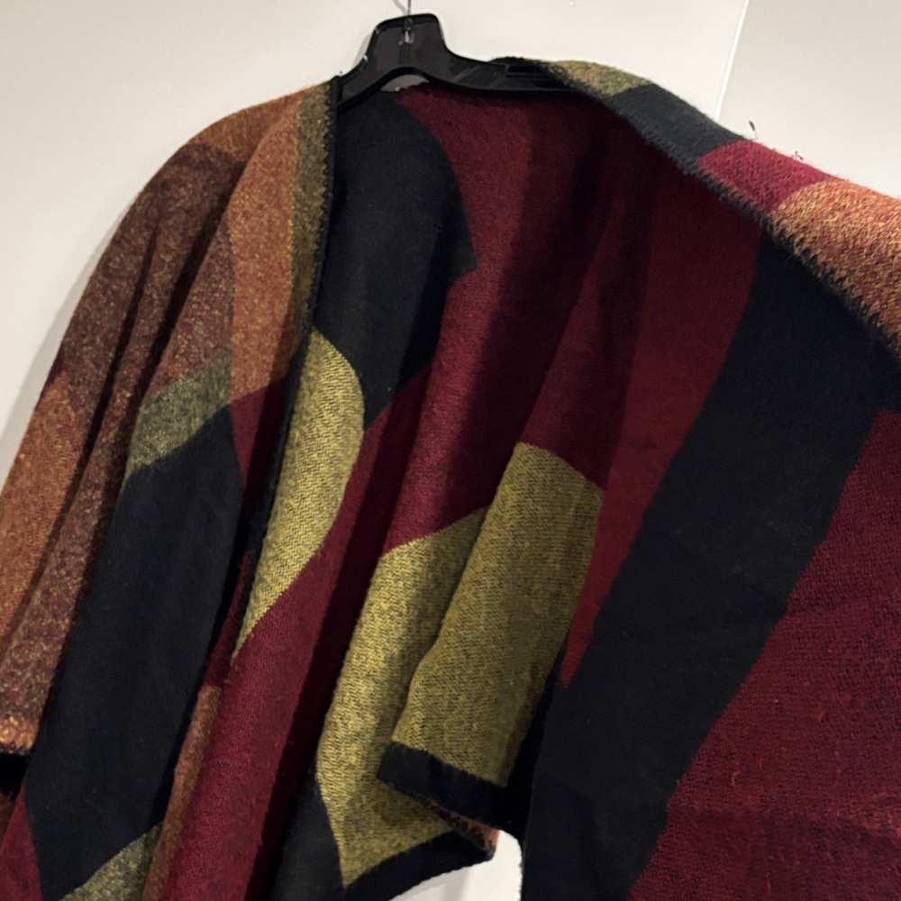 Express Multicolor Geometric Patterned Poncho - Picture 3 of 3